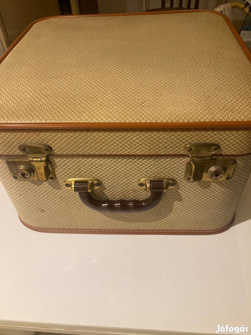 Régi, vintage bőrönd