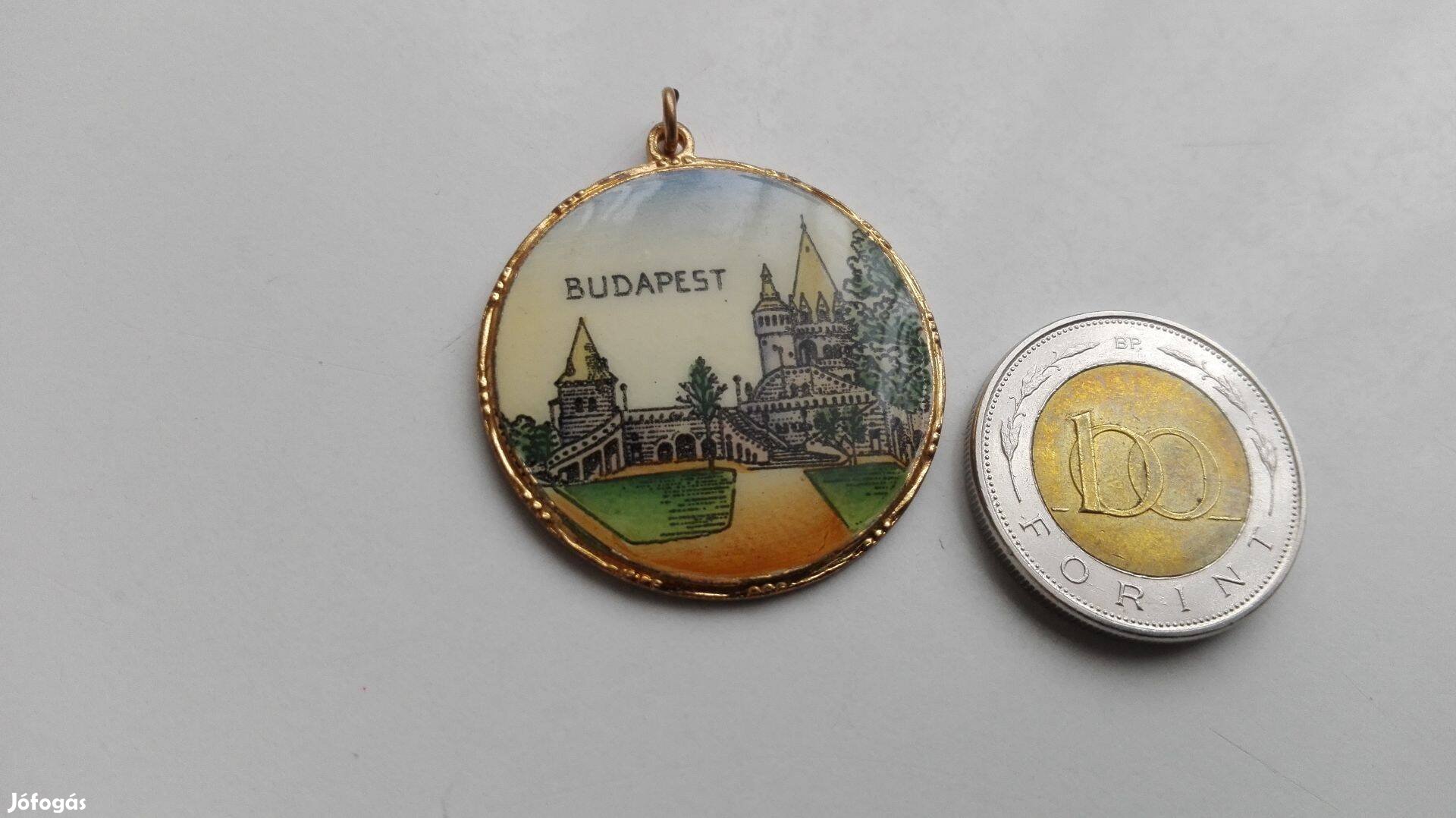 Régi aranyozott Budapest medál