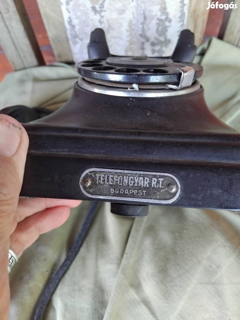 Regi bakelit telefon.