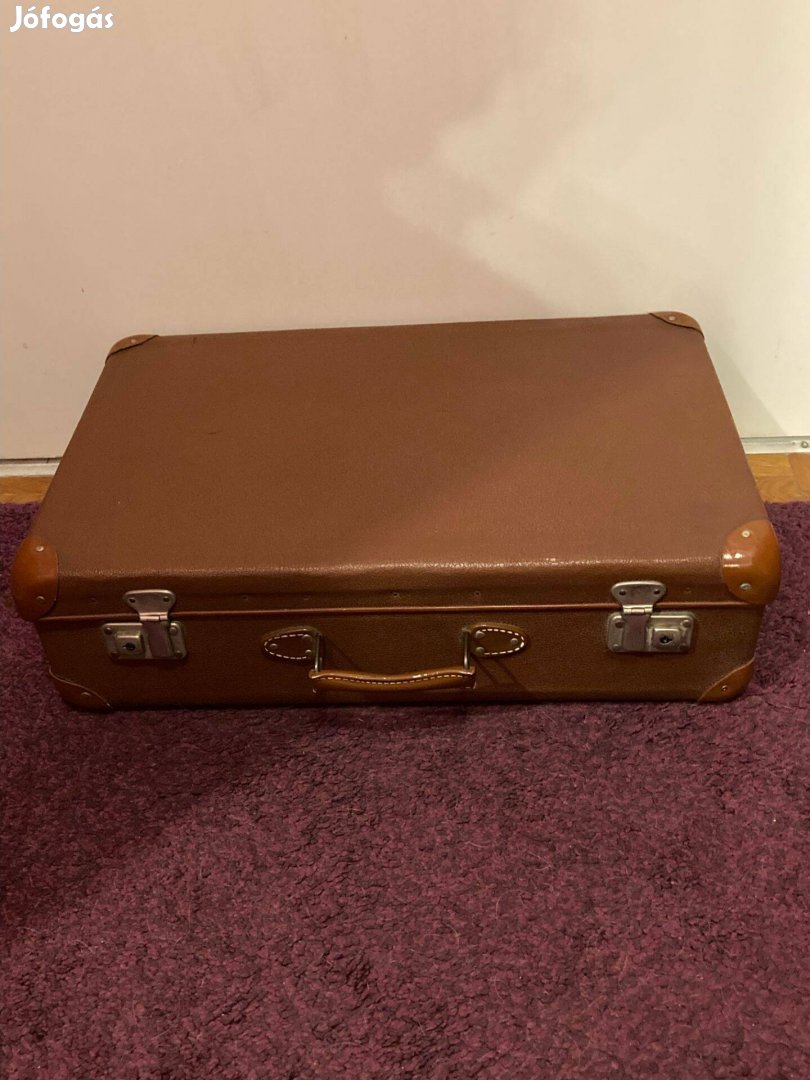 Régi barna bőrönd, koffer