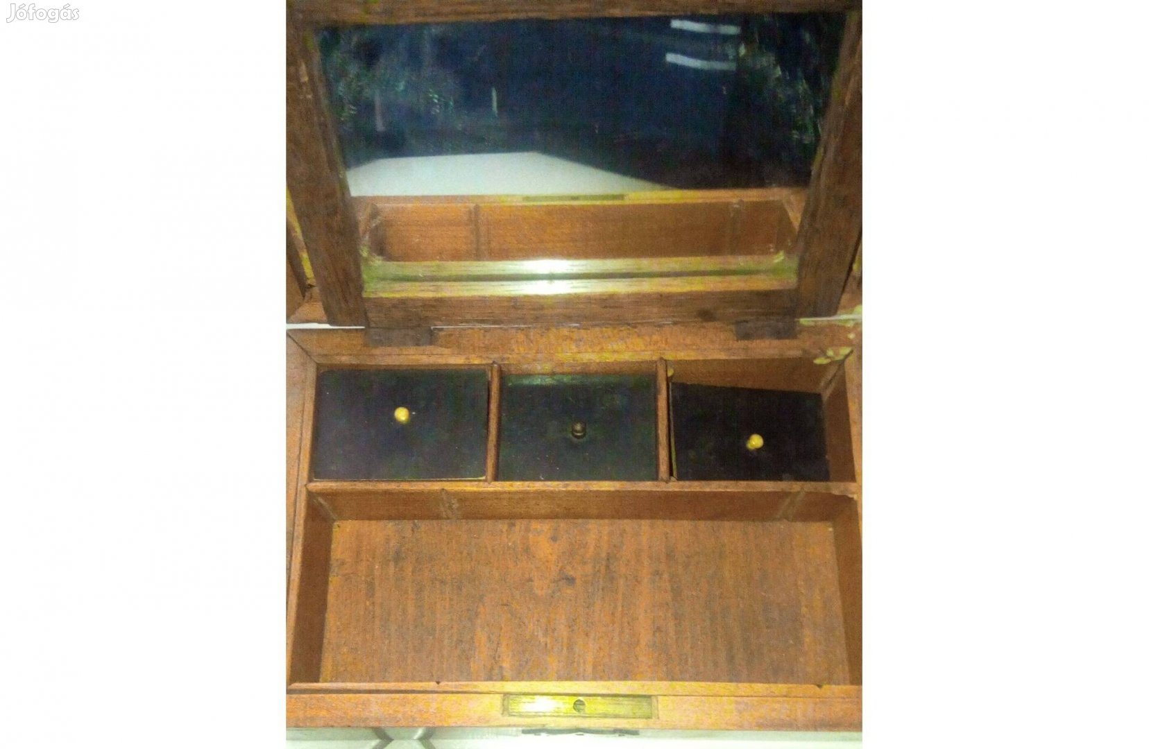 Régi borotválkozó fa dobozka, + ajándék régi fa cigaretta kínáló eladó