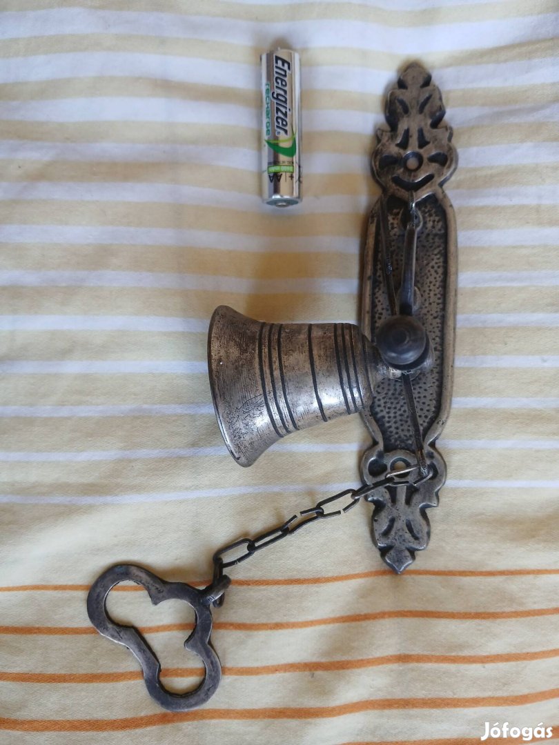 Régi bronz ajtócsengő.