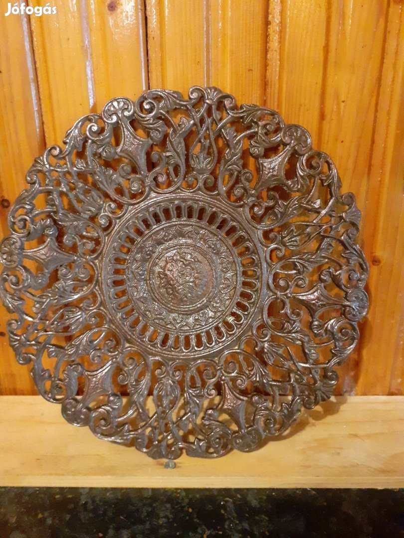 Régi bronz áttört mintás falitányér átm 24cm