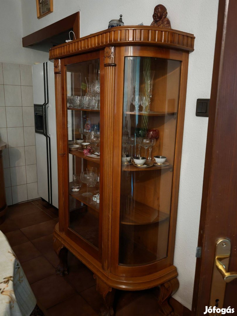 Régi bútor eladása