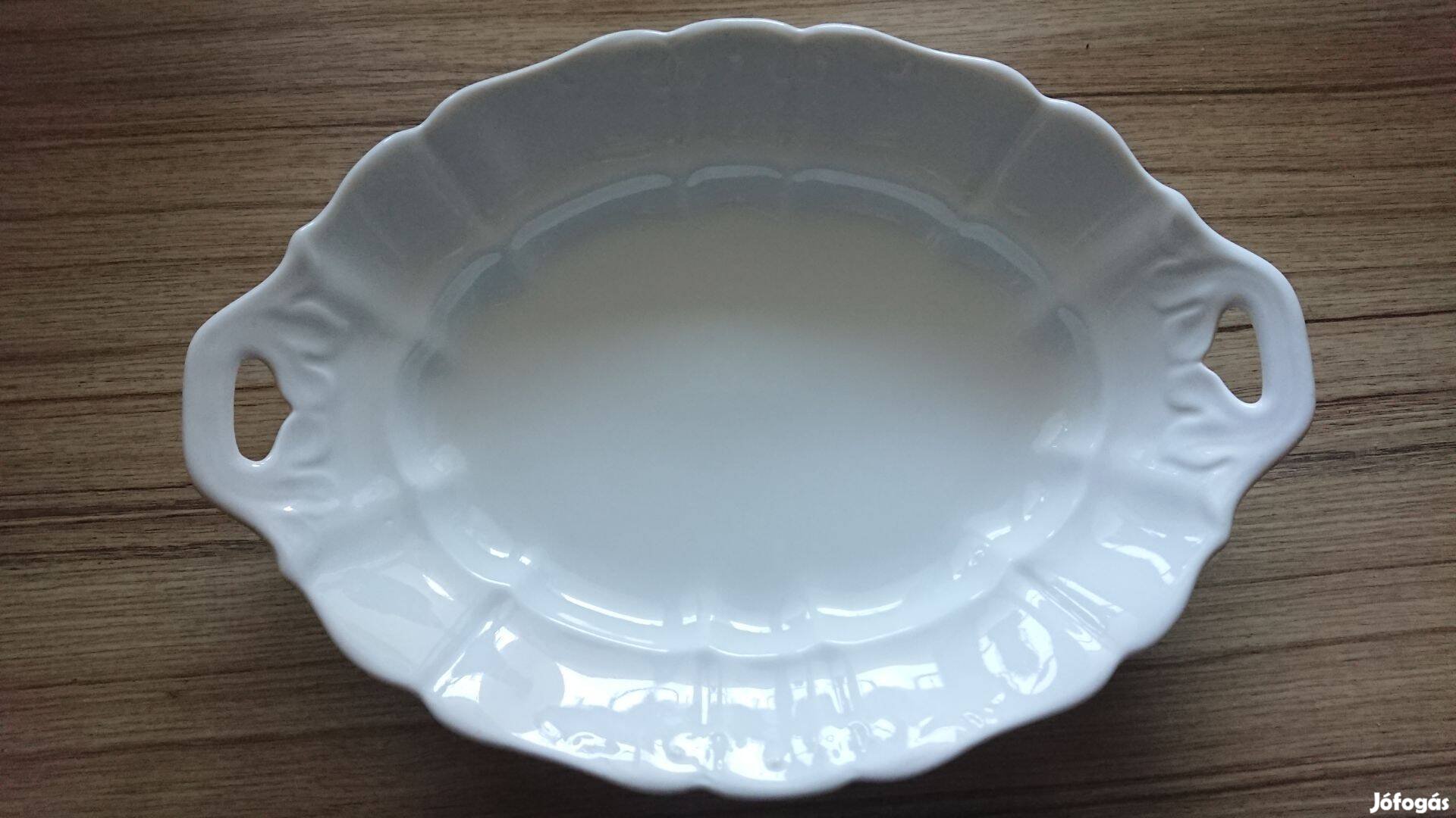 Régi csehszlovák számozott füles porcelán húsos tál eladó