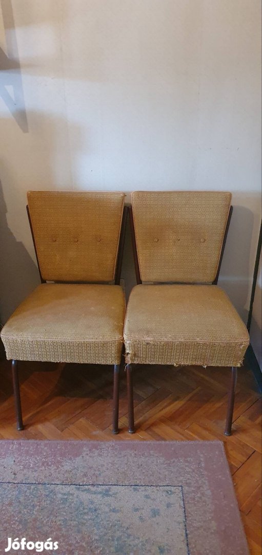 Régi csővázas szék (2 db)