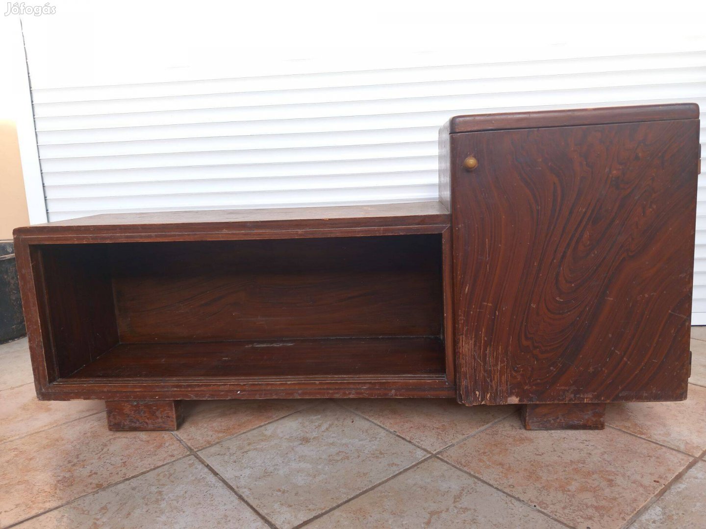 Régi fa kis szekrény a 60-as évekből