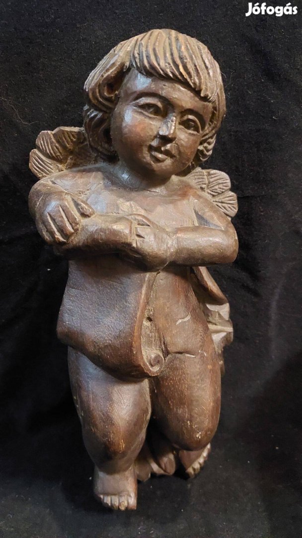 Régi faragott fa angyal