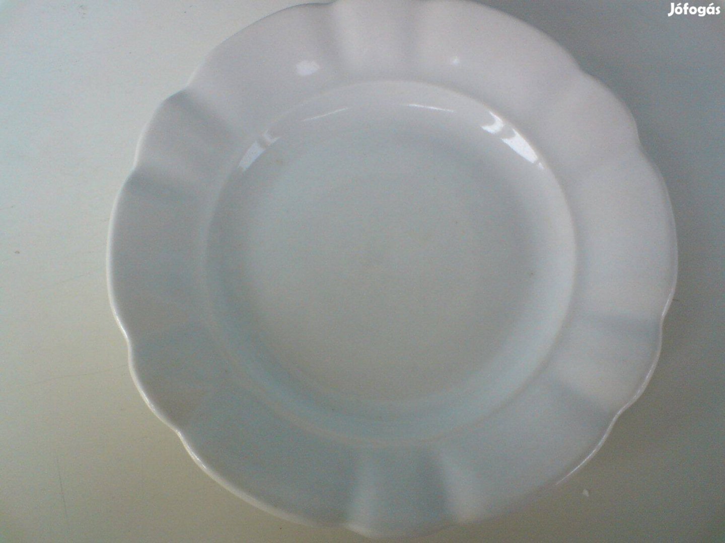 Régi fehér Zsolnay porcelán kis tányér