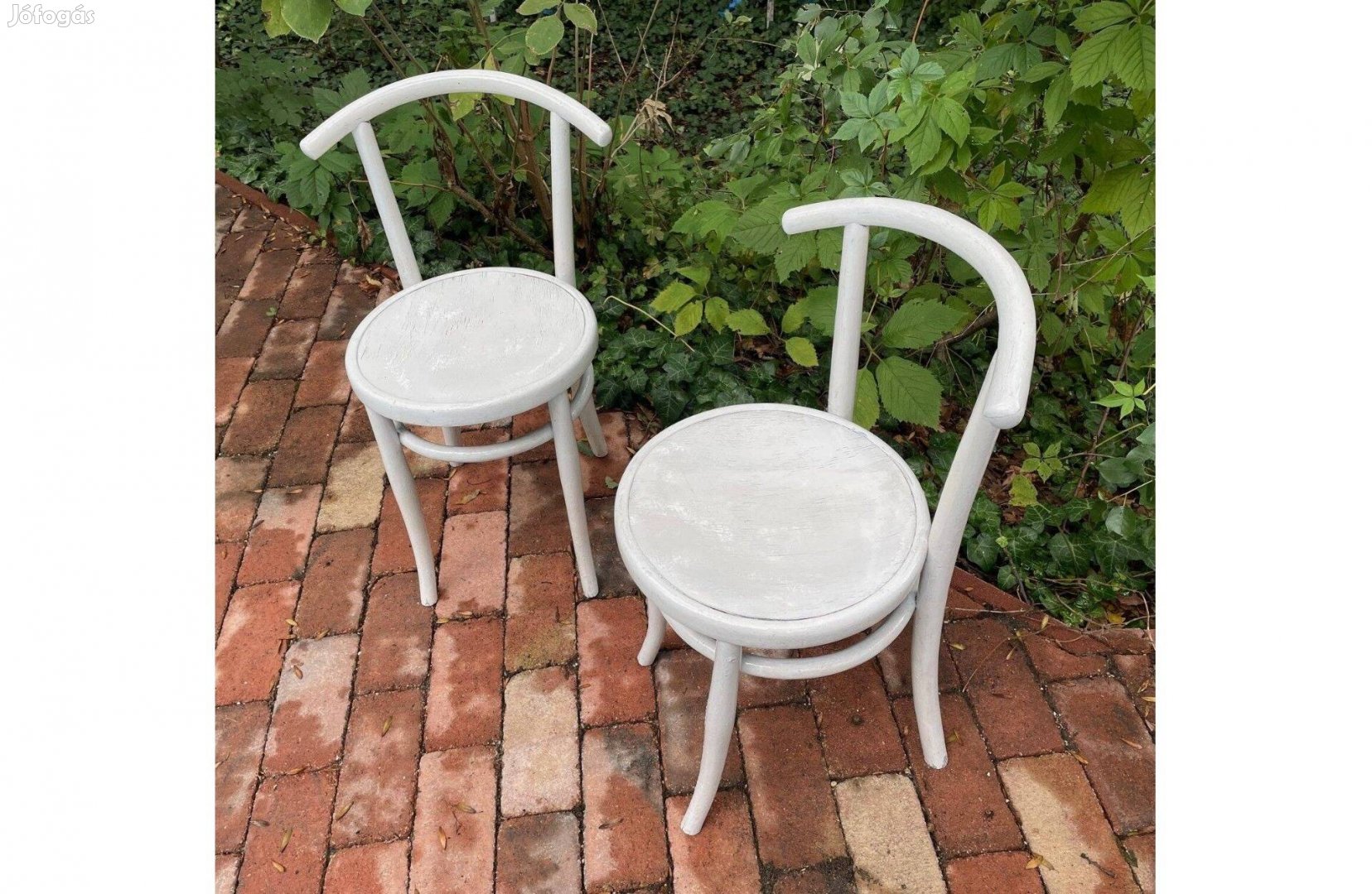 Régi fehér thonet jellegű kerti konyhai székek