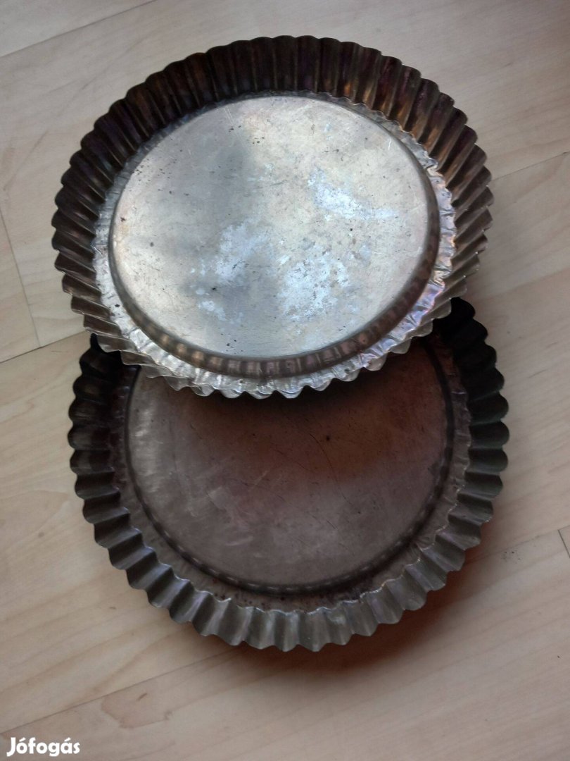 Régi fém piskóta formák átm23-24cm