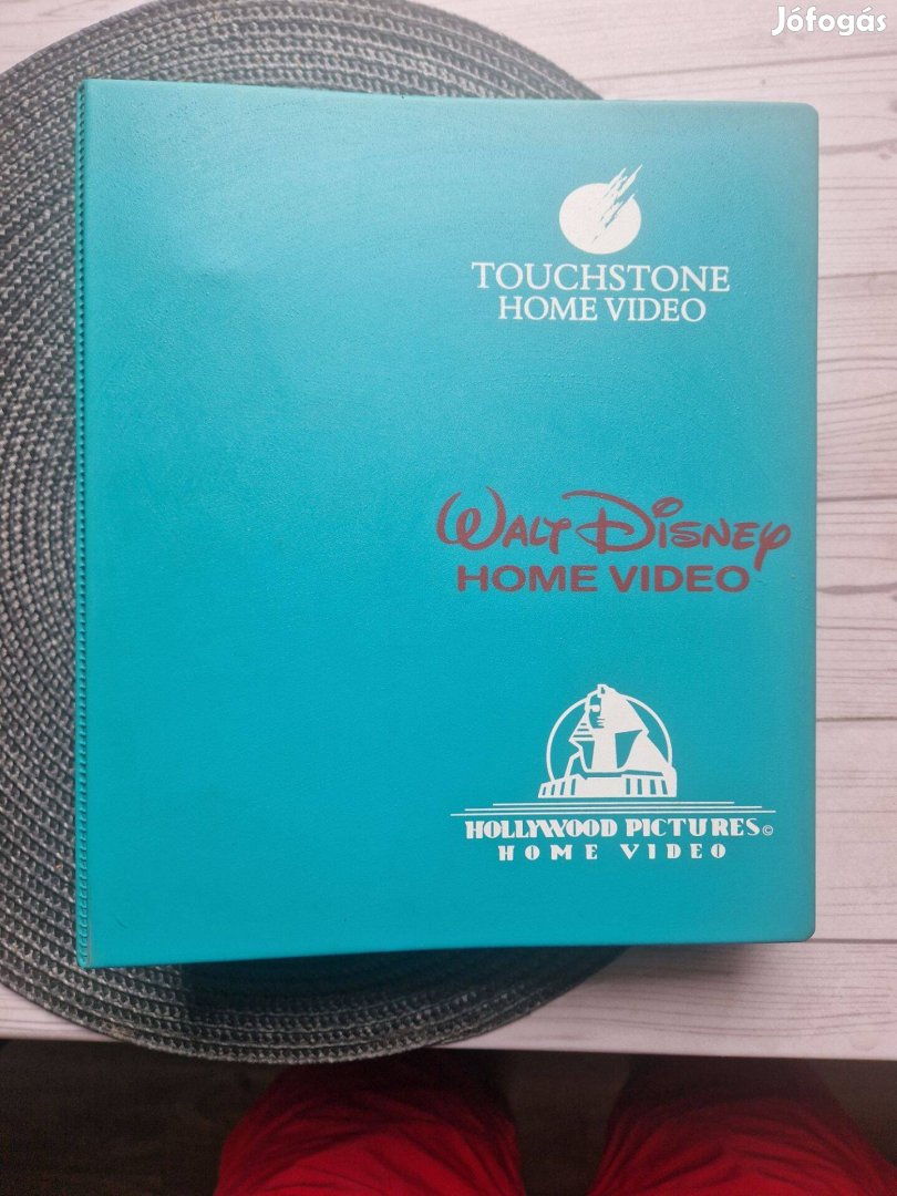 Régi fűzhető, fóliázott film plakát, tartóval együtt 92db