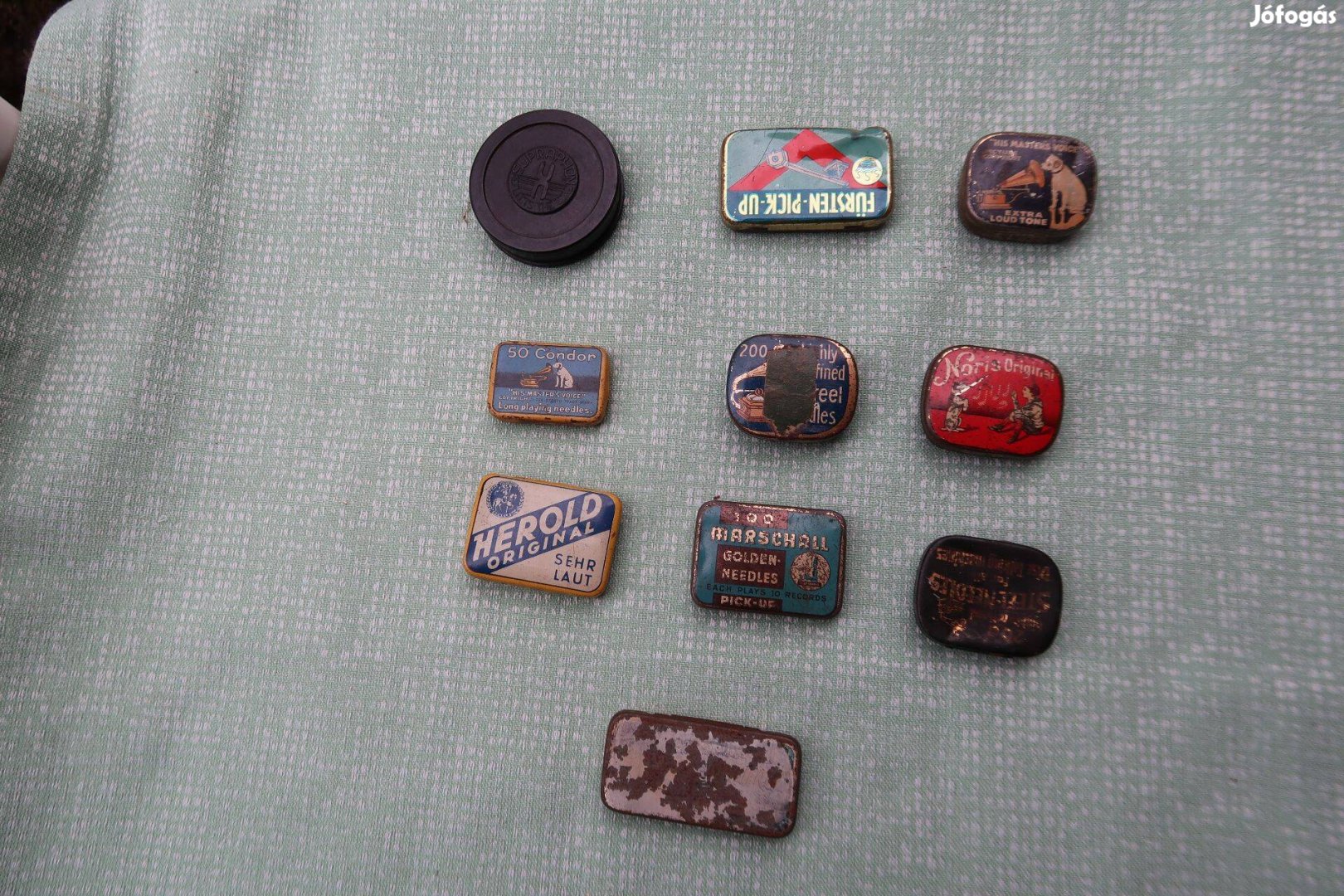 Régi gramofontűk eredeti fémdobozaikban