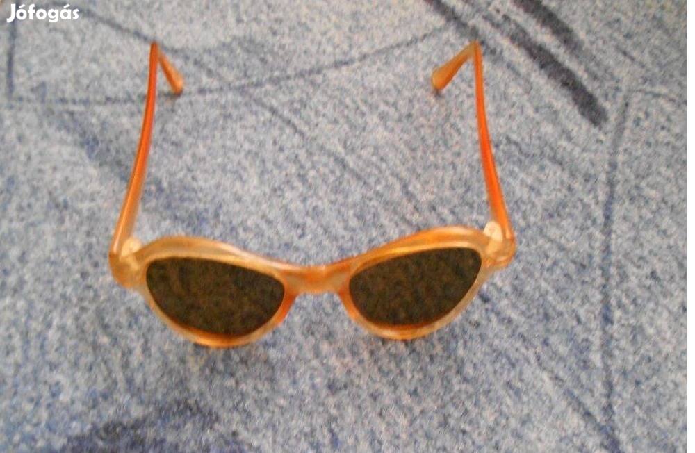 Régi gyerek napszemüveg