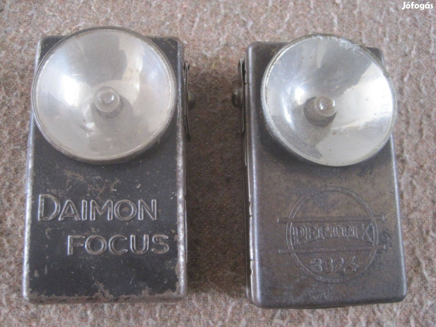 Régi háborús zseblámpa Daimon Focus és Pertrix 3324