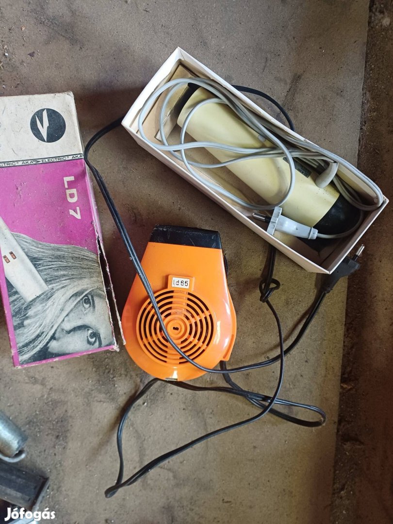 Régi hajszárító egyben.