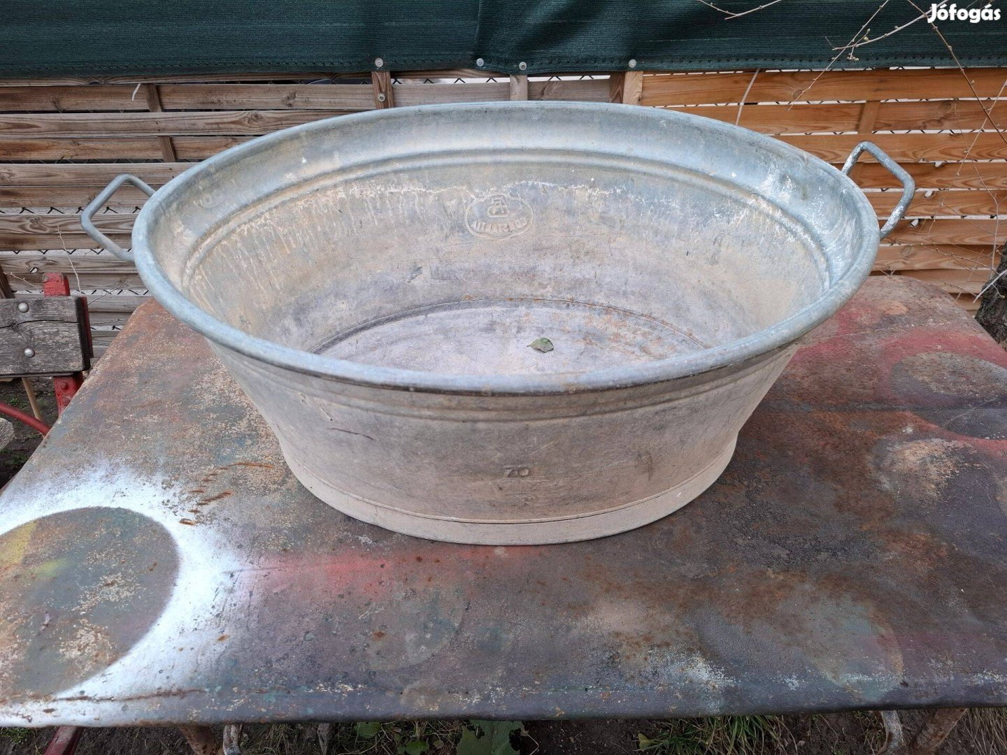 Régi horgany dézsa