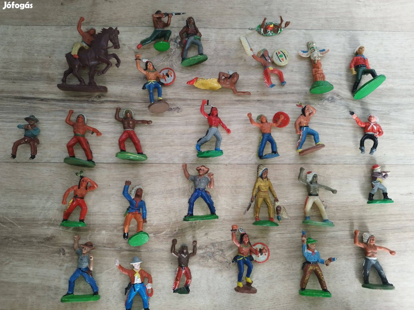 Régi indián és cowboy játék figurák NDK- ból