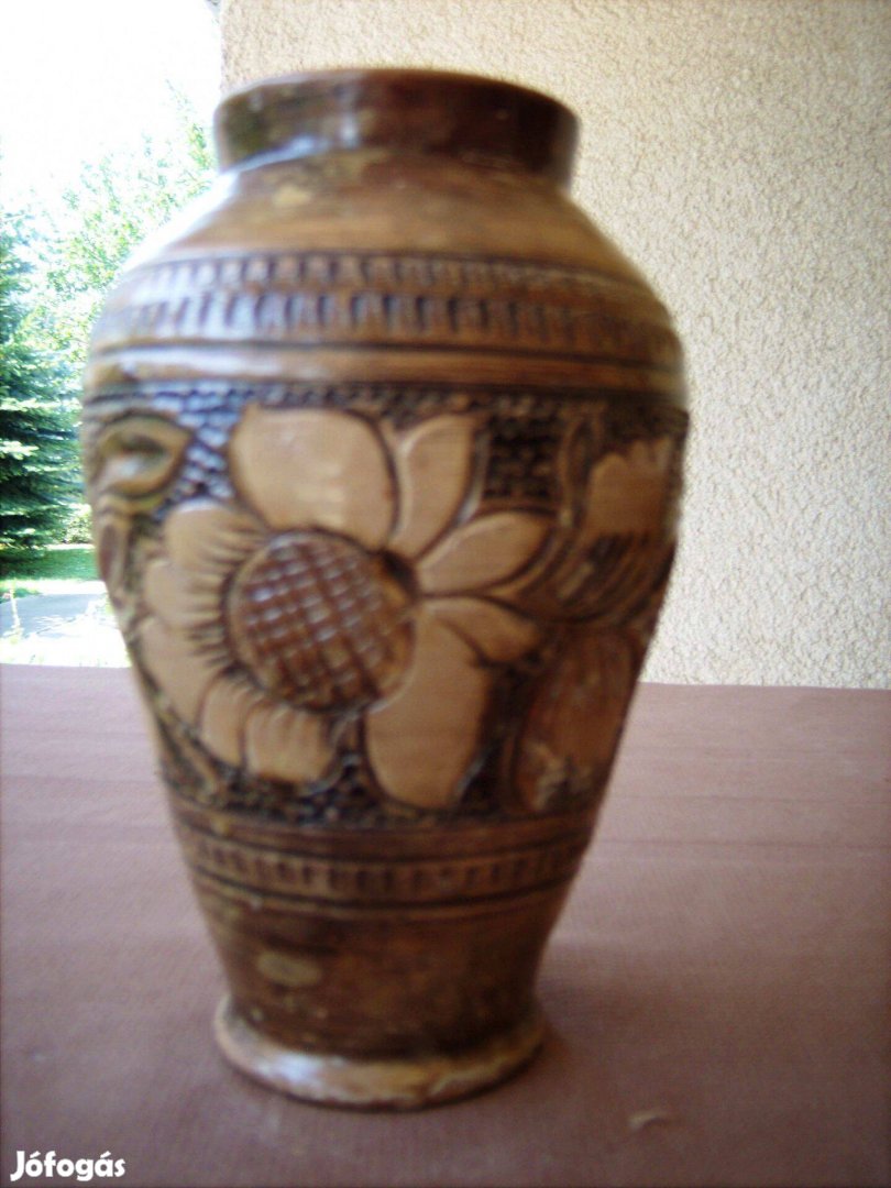 Régi jelzett Korondi váza