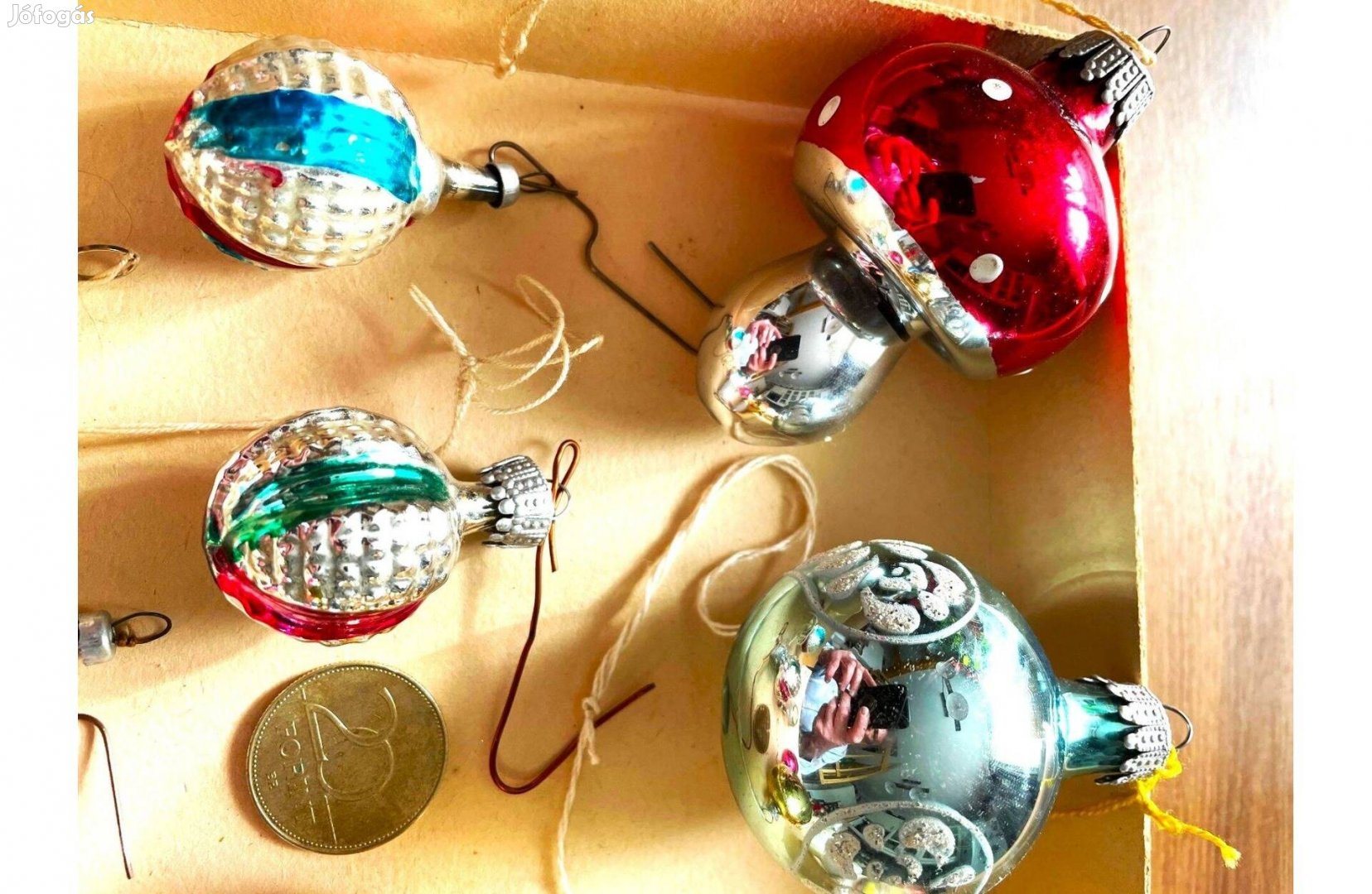Régi karácsonyi díszek, gömb függők, retro dekoráció
