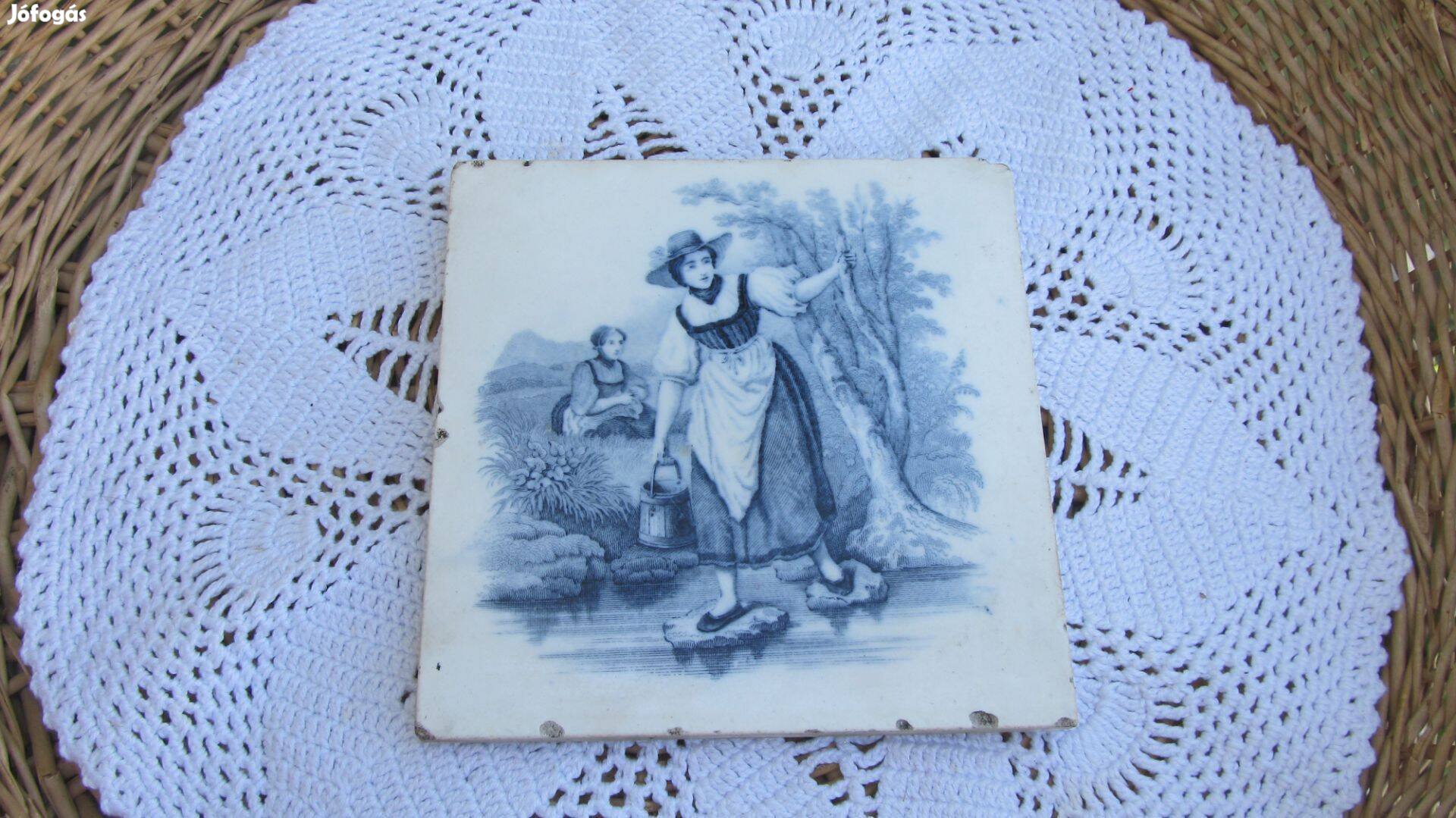 Régi kék-fehér jelenetes díszcsempe