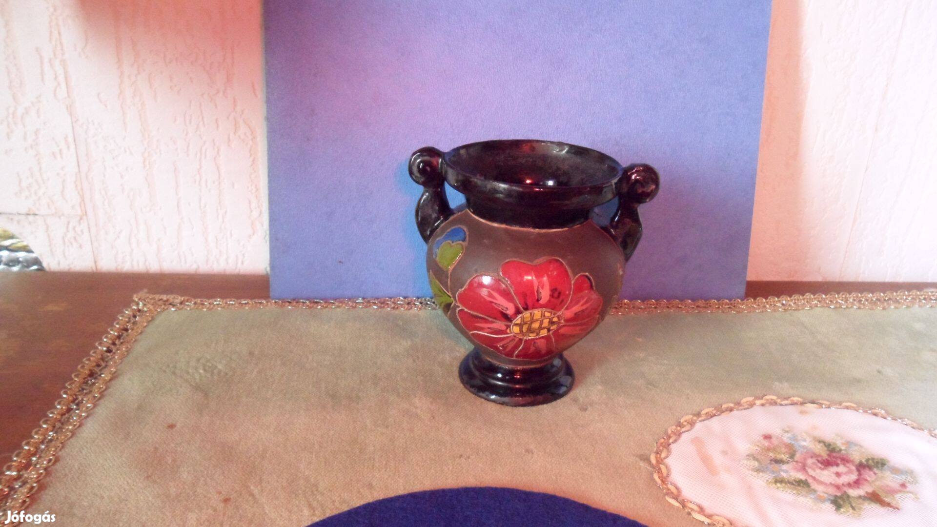 Régi kerámia mázas festésű német serleg vázák, réz kaspó