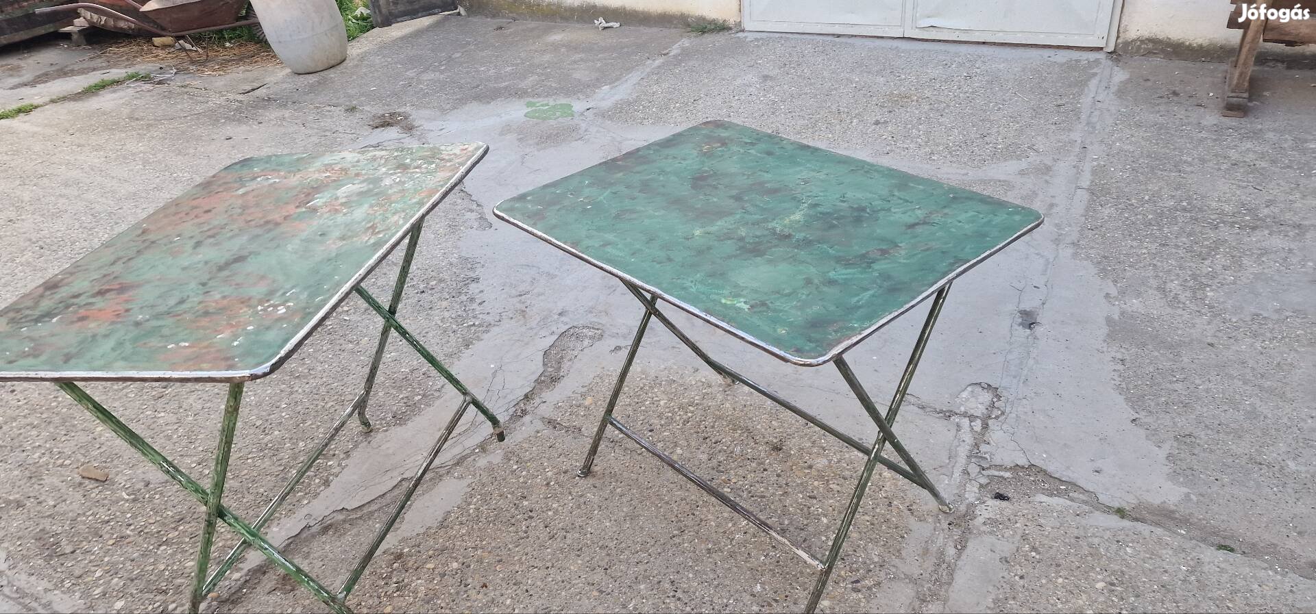 Régi kerti asztal retro kocsma bűfé asztal terasz asztal  
