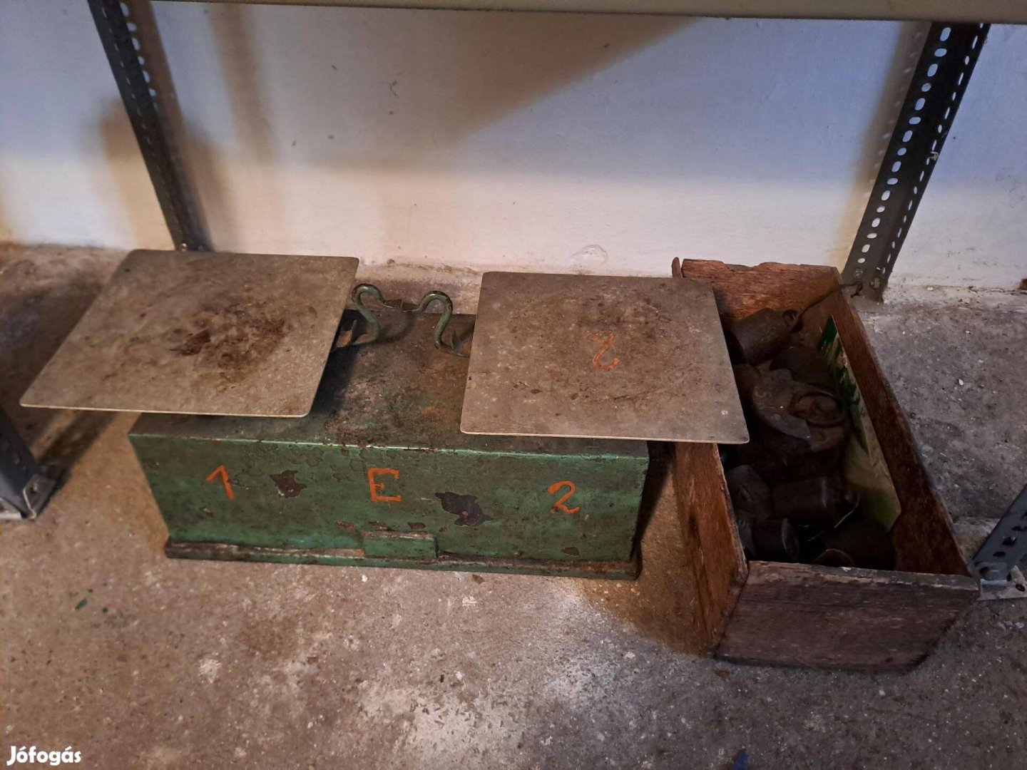 Régi kétkaros piaci mérleg