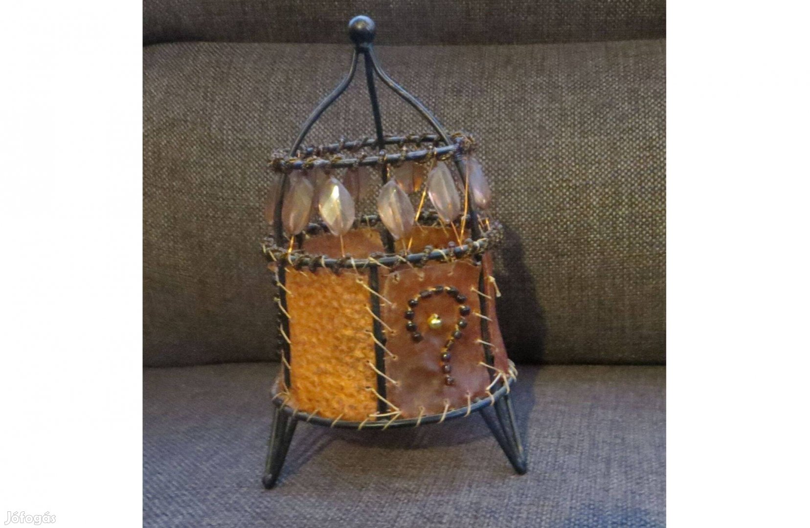 Régi kézműves fém mécsestartó gyöngyökkel és pergamenszerű