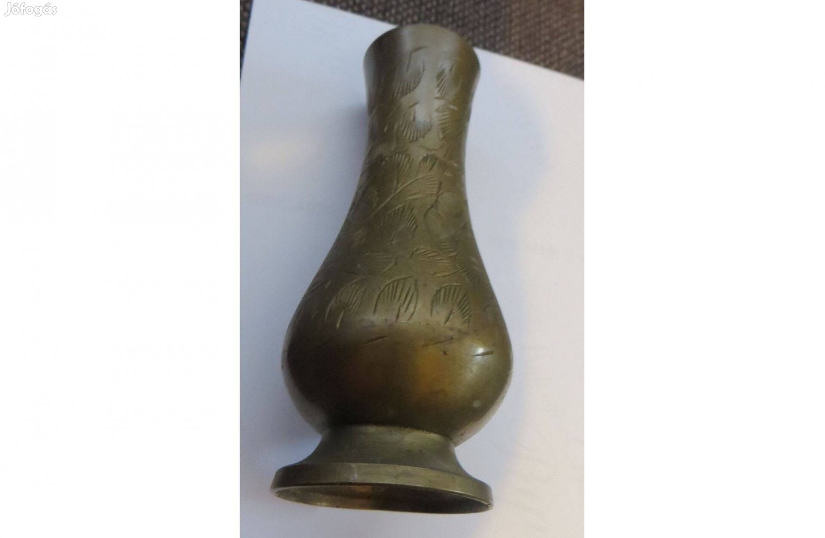 Régi kézzel vésett sárgaréz váza 10 cm