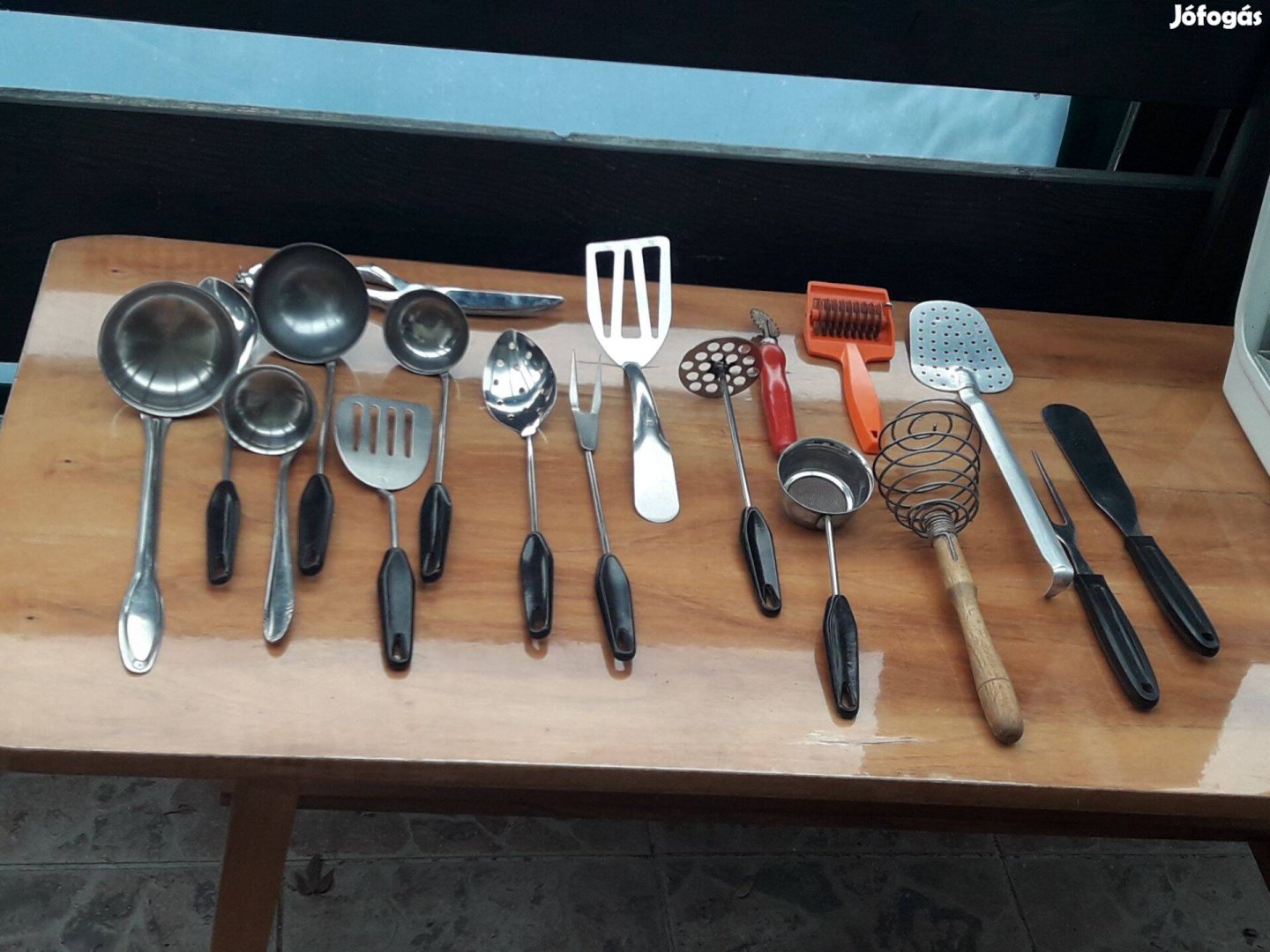 Régi konyhai eszközök, konyhai felszerelés, merőkanál stb