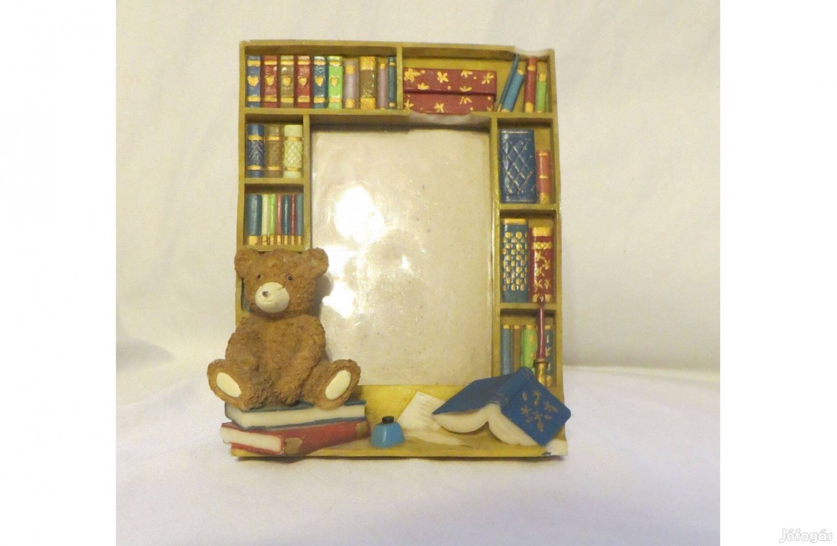 Régi macis könyvespolc témájú fényképkeretet 17 x 14 cm