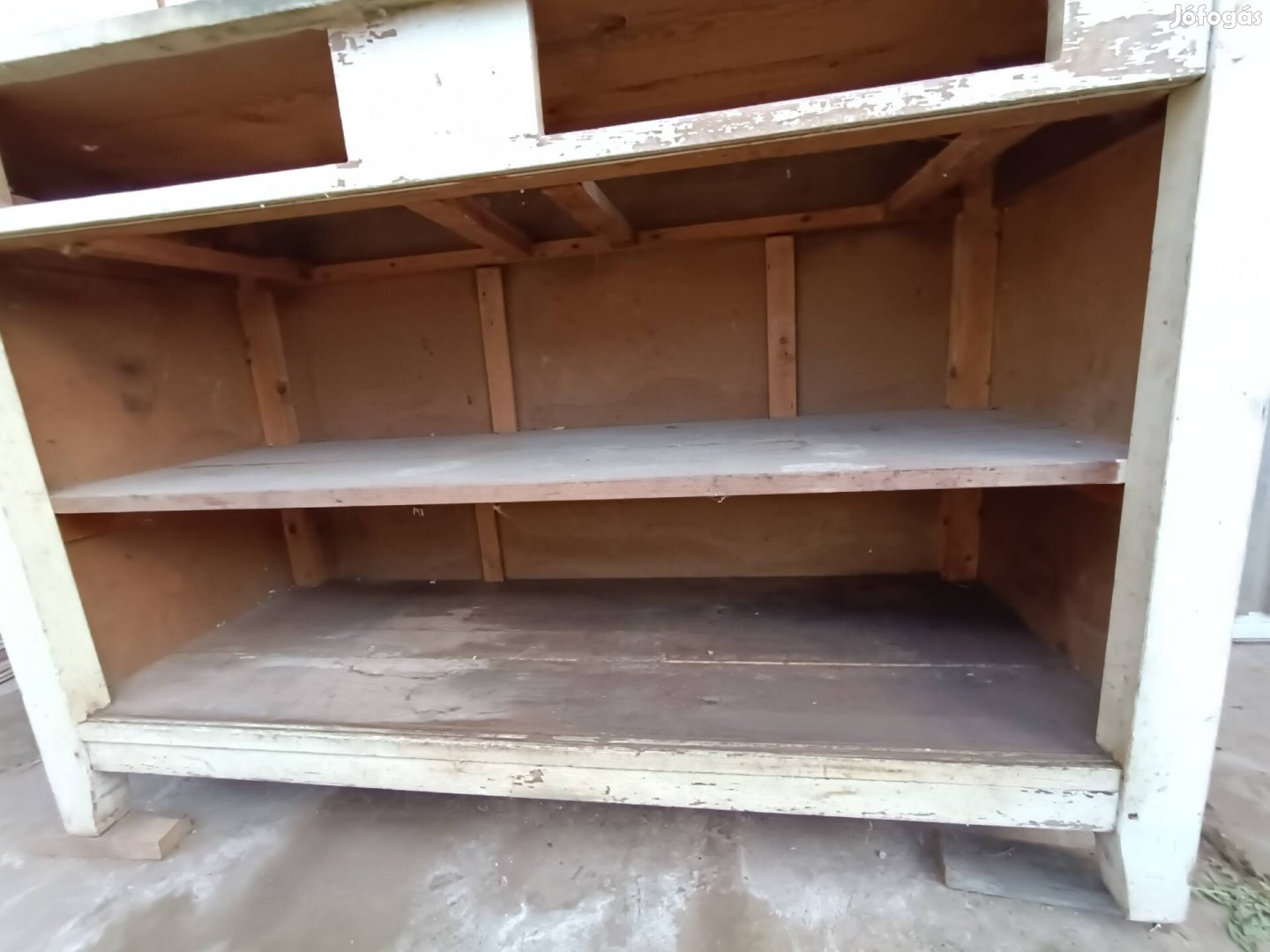 Régi masszív konyhaszekrény pl. garázsba méretek a képeken