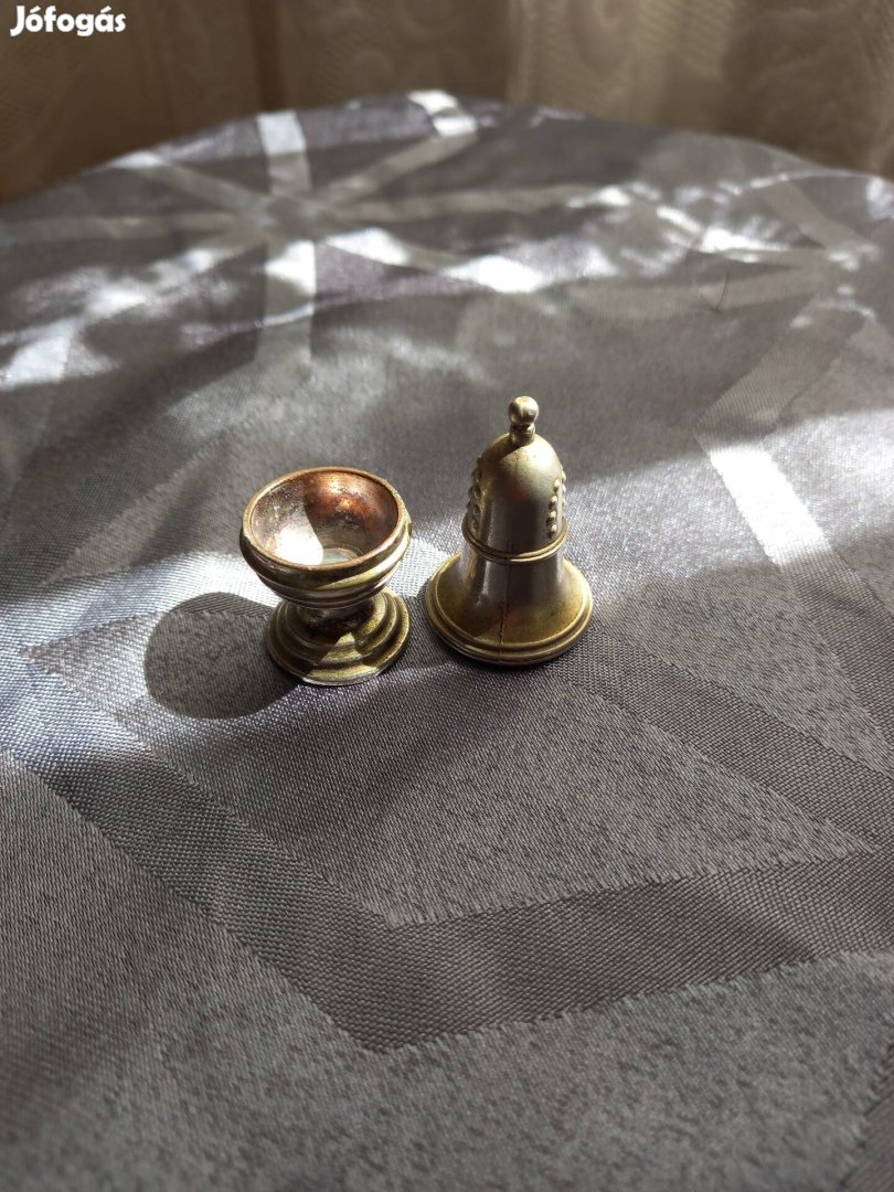 Régi miniatűr fűszerszóró - masszív, klasszikus forma (6 cm)