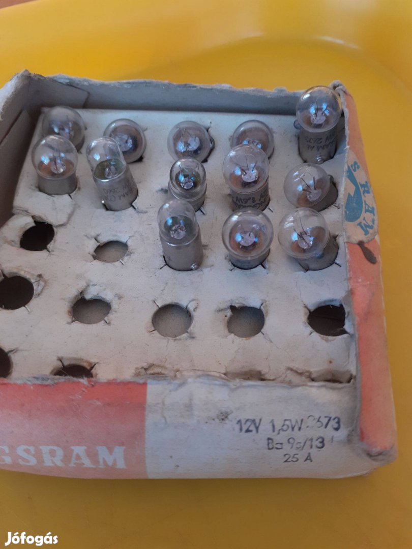 Régi nem használt zseblámpa izzók 12V és 1,5W a 13db egybe