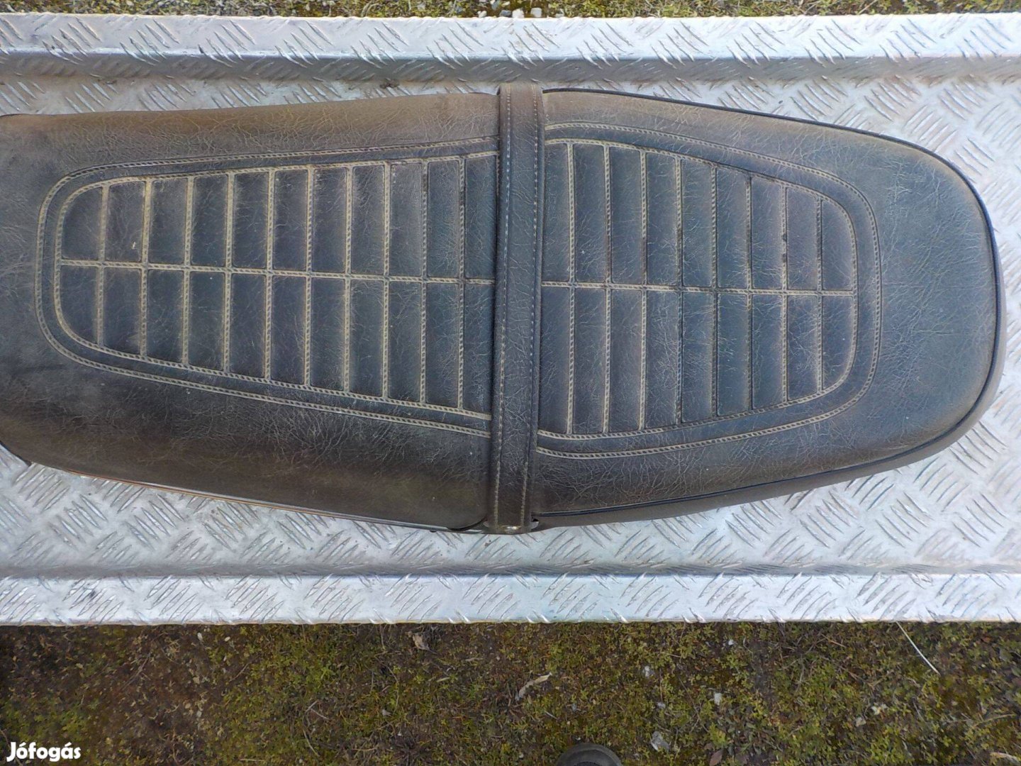 Régi oldtimer mkp.-ra,gyári használt bőrülés,hagyatékból eladó