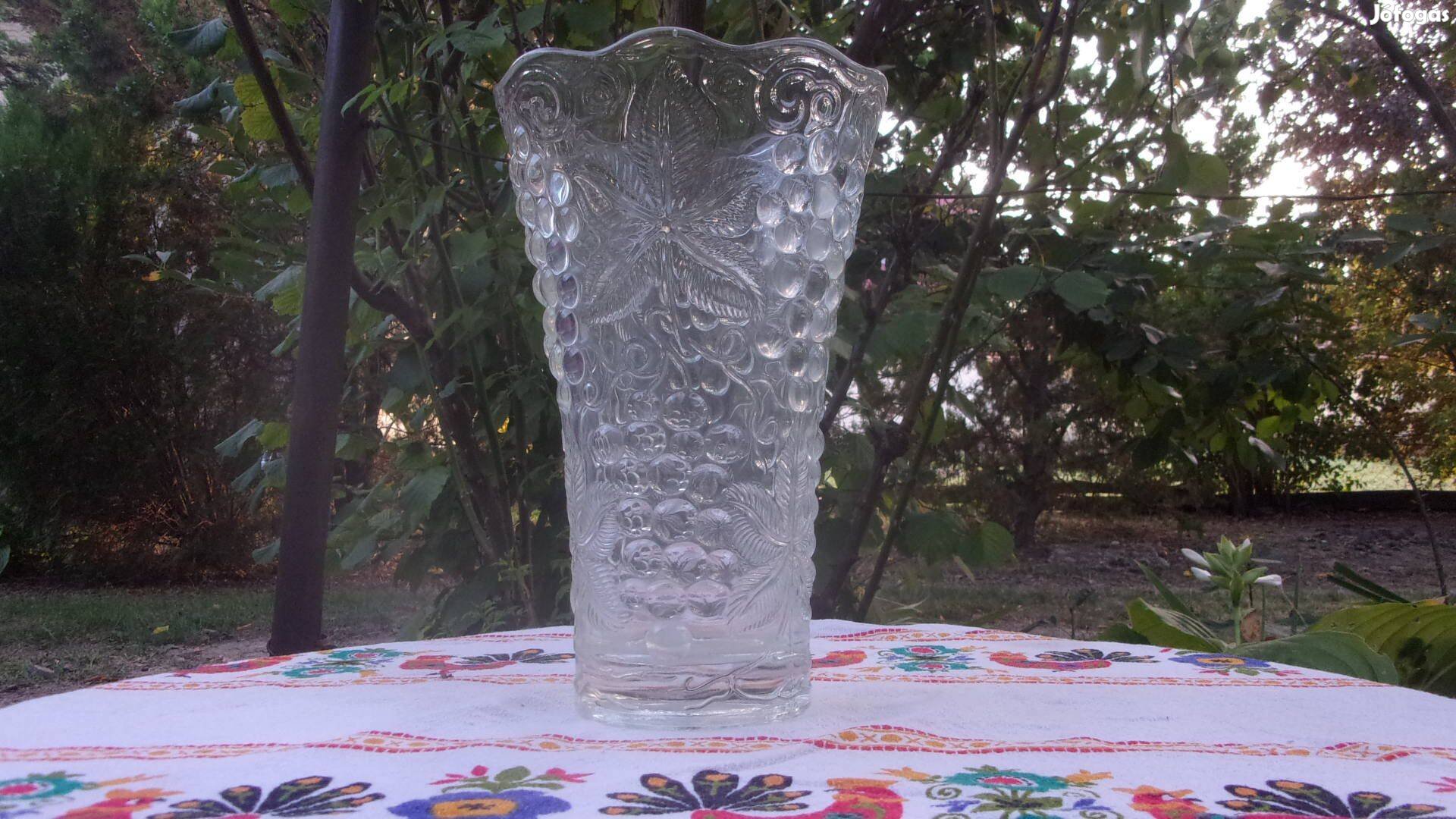 Régi öntött üveg váza