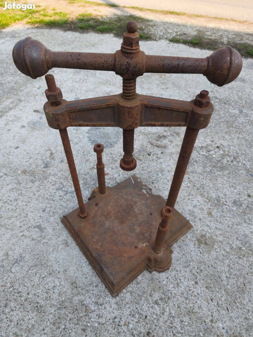 Régi öntöttvas nyomda prés