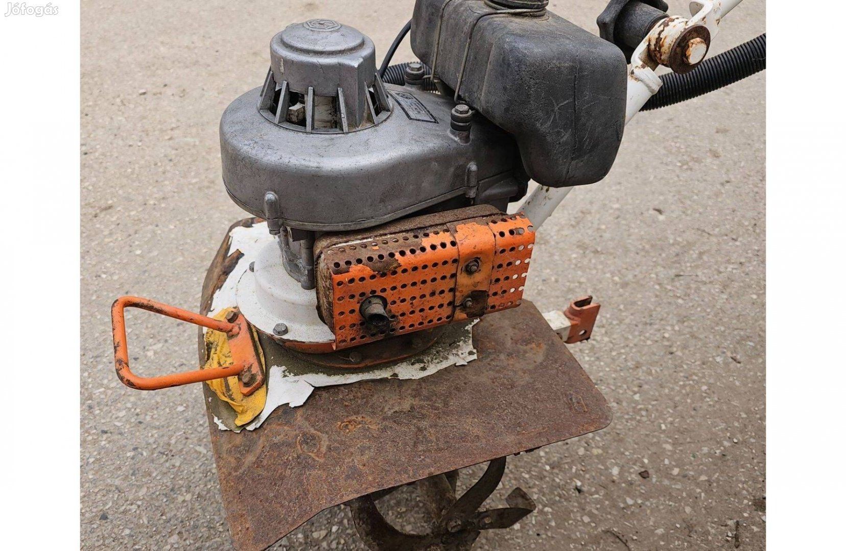 Régi öreg robi kismotor és gépgyár kapálógép