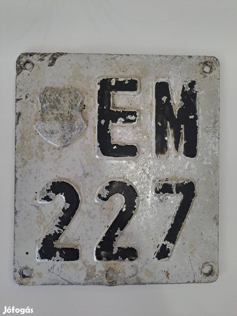 Régi öreg veterán motor rendszám rendszámtábla