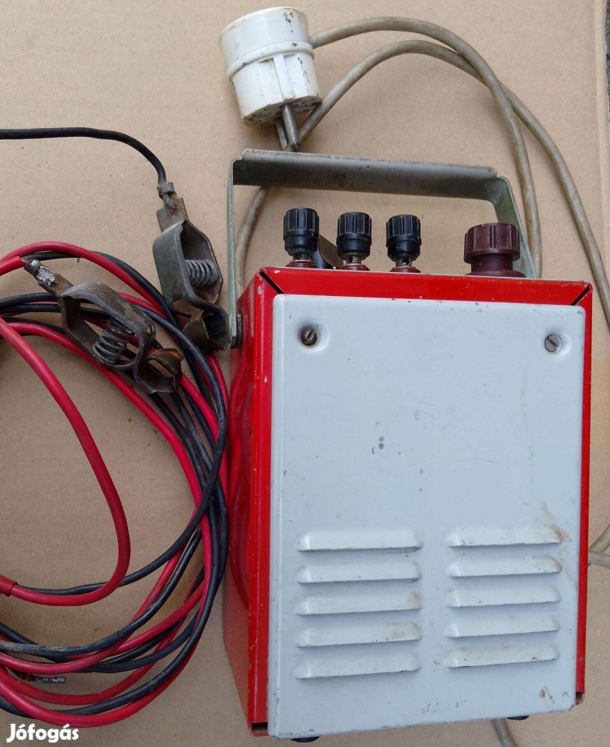 Régi orosz akkutöltő, akkumulátor töltő, WU-71M