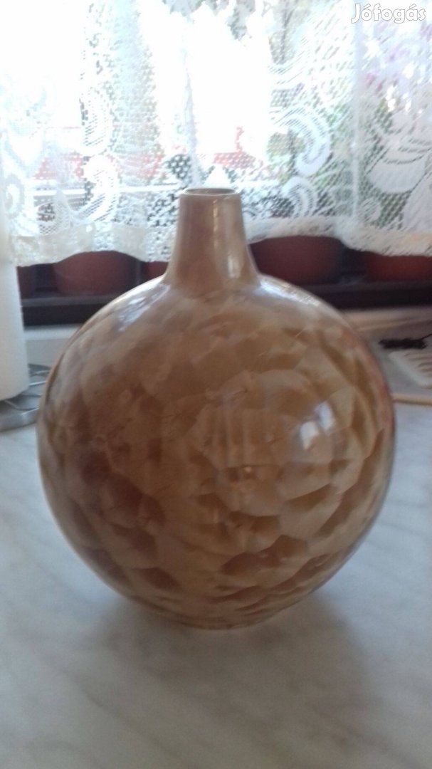 Régi pikkelyszerű gömb porcelán váza Gummal jelzéssel