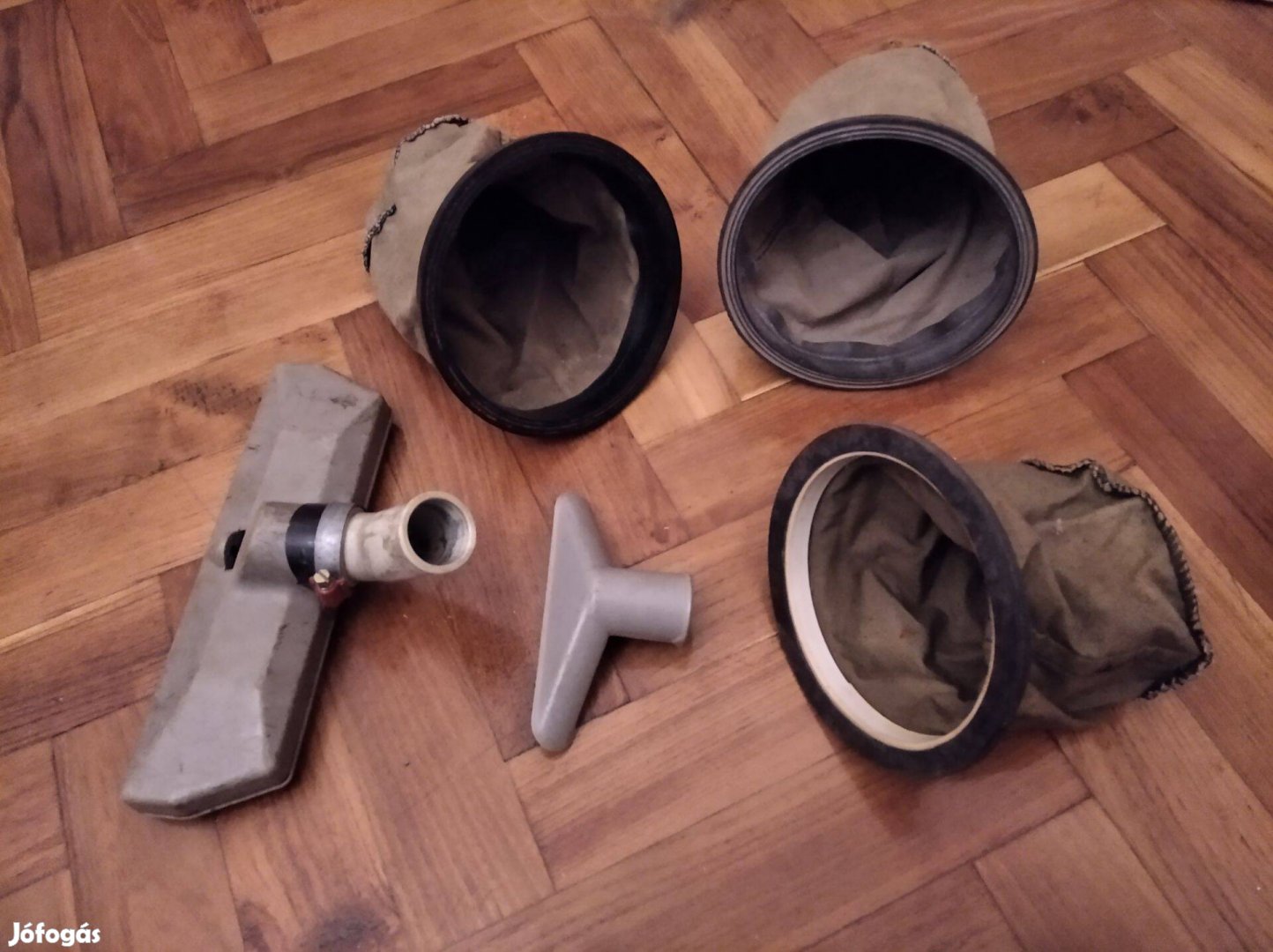 Régi porszívó alkatrészek (rakéta valószínűleg)