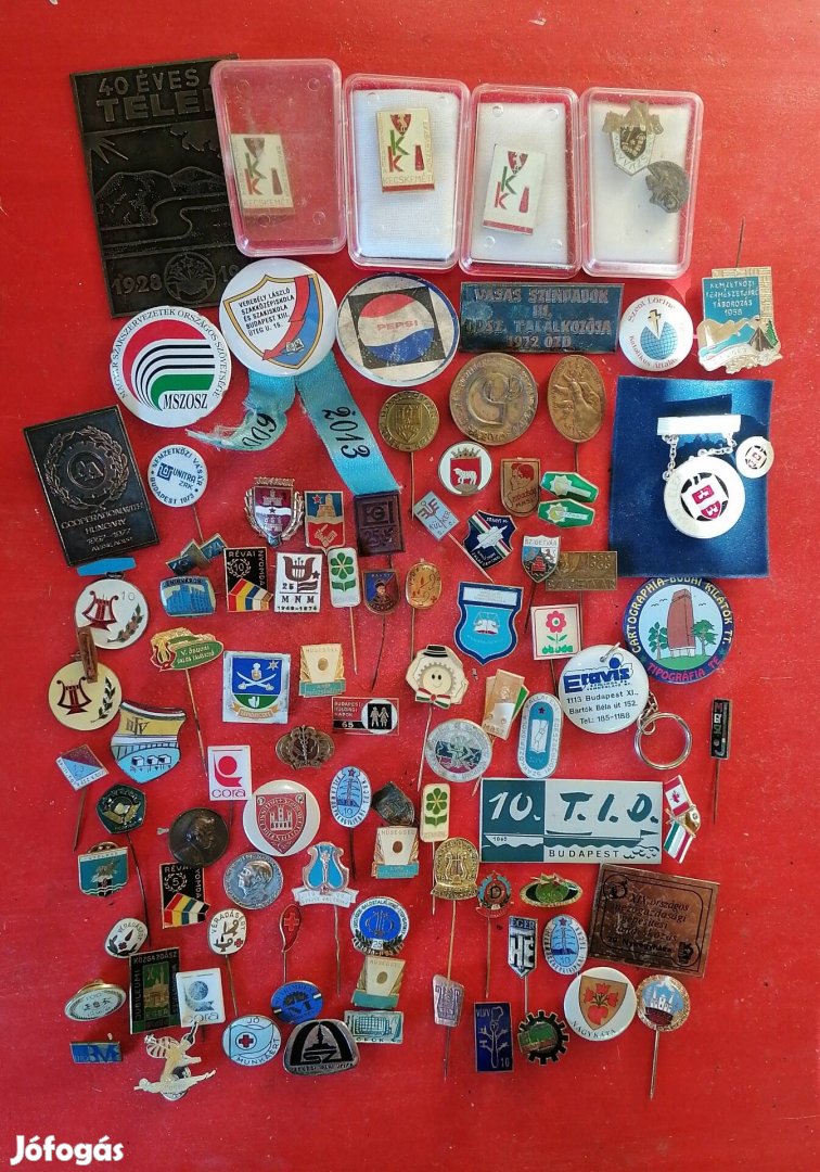 Régi reklám jelvény