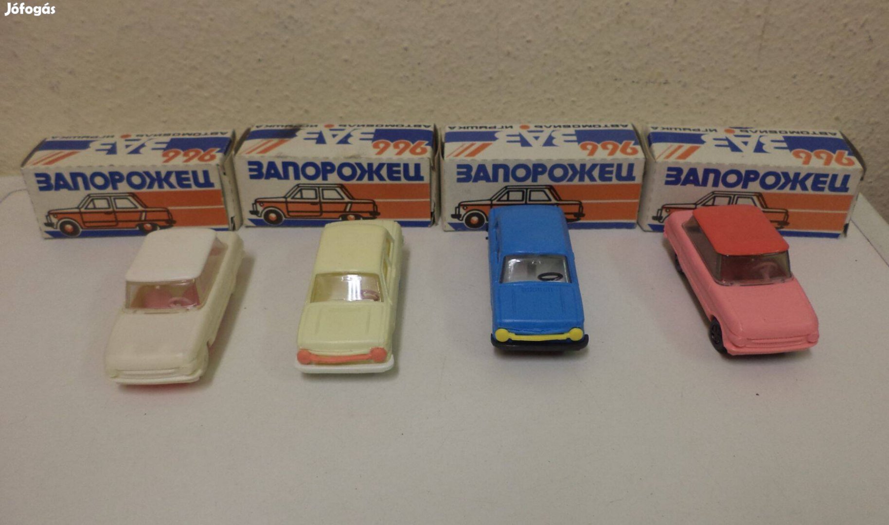 Régi retro Orosz Zaporozec dobozában több szinben
