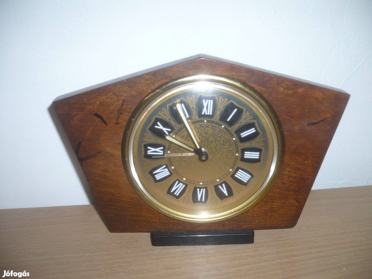 Régi retro felhúzós asztali ébresztő óra