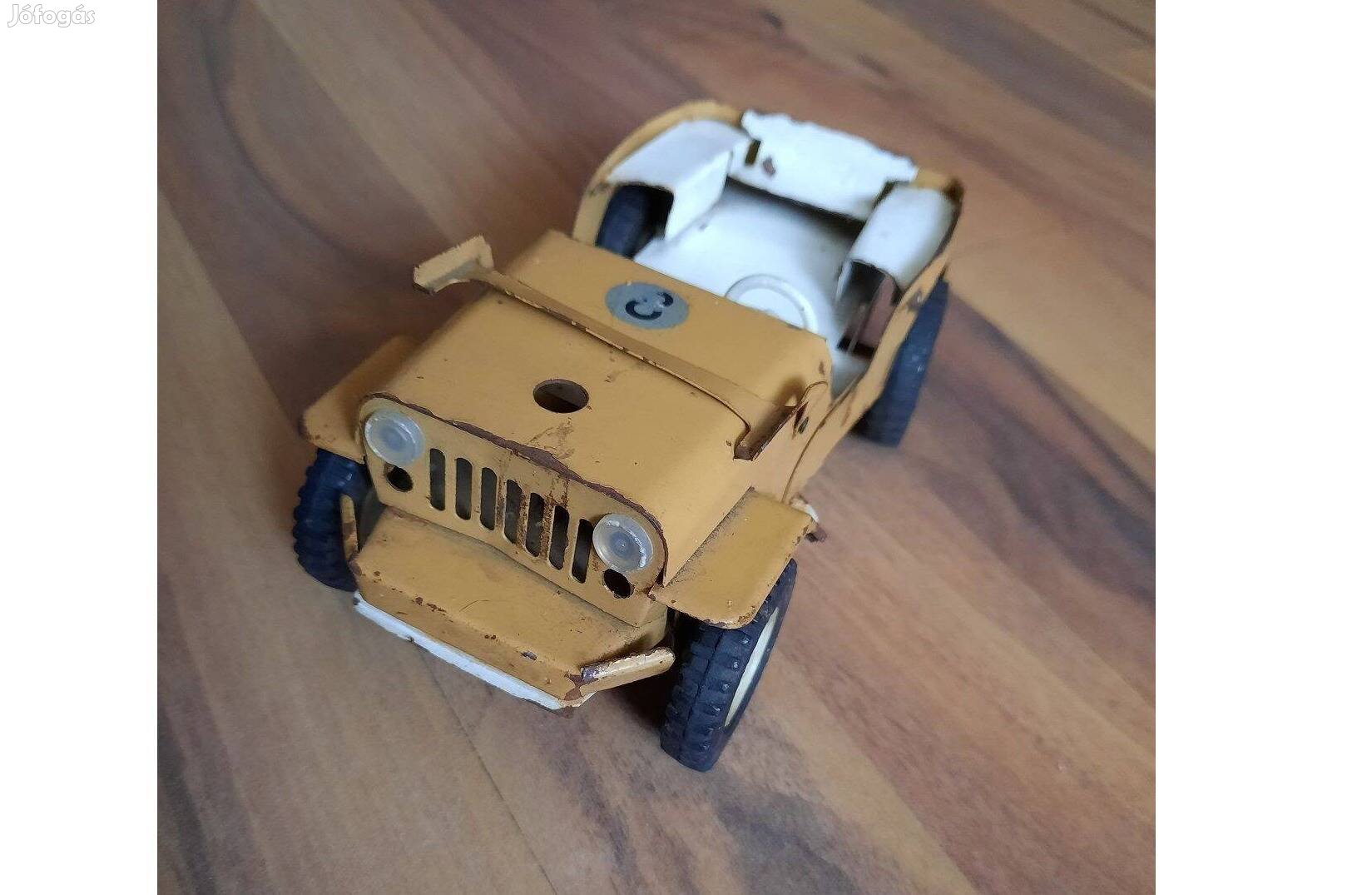 Régi retro játék autó jeep lemez