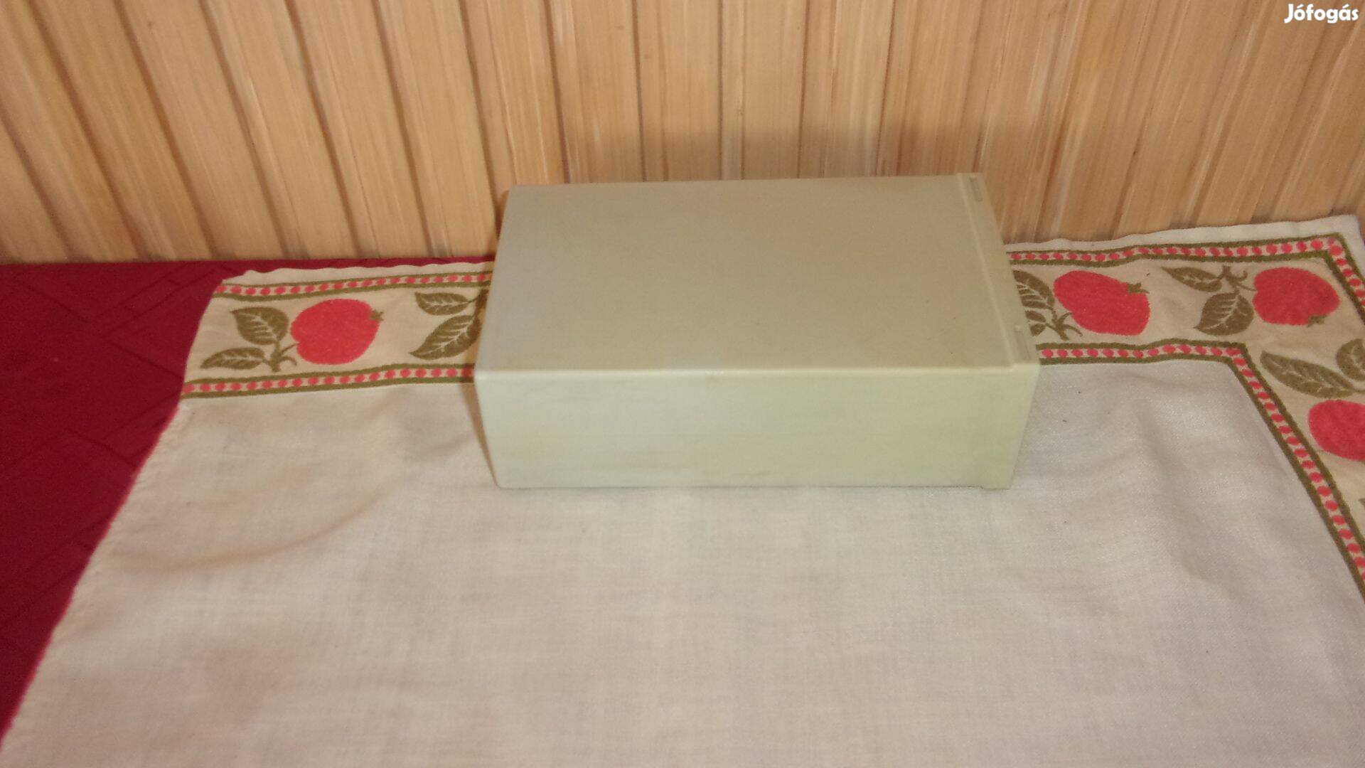 Régi retro kocka dia tároló doboz