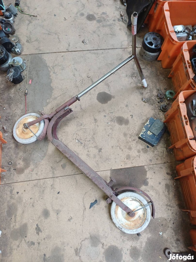 Régi-retró roller.