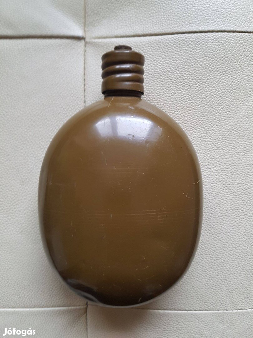 Régi retró veterán orosz katonai kulacs ciril felirattal 1990 évszám